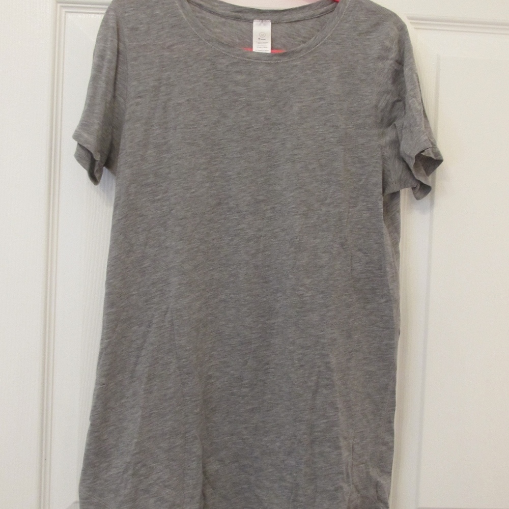Ivivva Medim Gray Short-Sleeve T Shirt Size 12 EUC